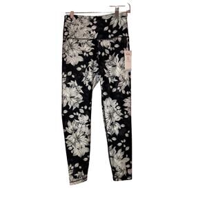 NWT Balance Collection black with white floral leggings size medium